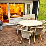 Appartement 6 Pers Aan Skilift Grootste Skigebied Nabij Bikepark Unieke Locatie Met Zeer Rustige Tuin In Het Bos En Het Gezellige Centrum Leuke Cafes Restaurants En Gratis Zwembad Sauna Relax Speelruimte Parkeerplaats Naast Der Brabander Winterberg
