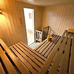 Appartement 6 Pers Aan Skilift Grootste Skigebied Nabij Bikepark Unieke Locatie Met Zeer Rustige Tuin In Het Bos En Het Gezellige Centrum Leuke Cafes Restaurants En Gratis Zwembad Sauna Relax Speelruimte Parkeerplaats Naast Der Brabander Winterberg
