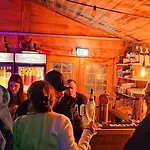 Appartement 6 Pers Aan Skilift Grootste Skigebied Nabij Bikepark Unieke Locatie Met Zeer Rustige Tuin In Het Bos En Het Gezellige Centrum Leuke Cafes Restaurants En Gratis Zwembad Sauna Relax Speelruimte Parkeerplaats Naast Der Brabander