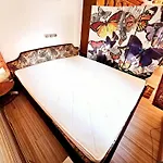 Appartement 6 Pers Aan Skilift Grootste Skigebied Nabij Bikepark Unieke Locatie Met Zeer Rustige Tuin In Het Bos En Het Gezellige Centrum Leuke Cafes Restaurants En Gratis Zwembad Sauna Relax Speelruimte Parkeerplaats Naast Der Brabander *