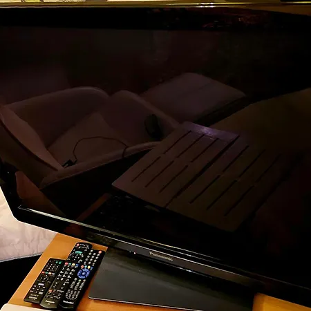 6 Pers Aan Skilift Grootste Skigebied Nabij Bikepark Unieke Locatie Met Zeer Rustige Tuin In Het Bos En Het Gezellige Centrum Leuke Cafes Restaurants En Gratis Zwembad Sauna Relax Speelruimte Parkeerplaats Naast Der Brabander *