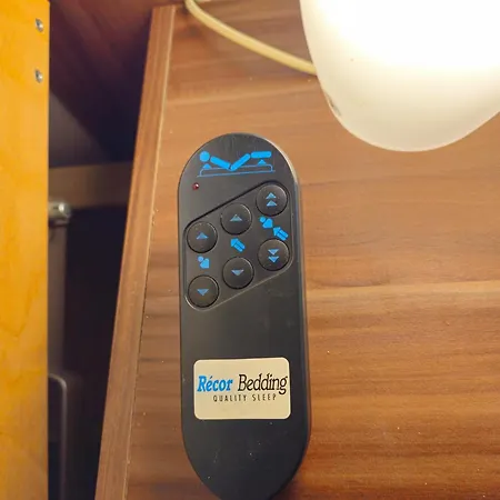 6 Pers Aan Skilift Grootste Skigebied Nabij Bikepark Unieke Locatie Met Zeer Rustige Tuin In Het Bos En Het Gezellige Centrum Leuke Cafes Restaurants En Gratis Zwembad Sauna Relax Speelruimte Parkeerplaats Naast Der Brabander Lejlighed Winterberg