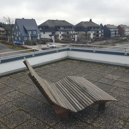 Lejlighed 6 Pers Aan Skilift Grootste Skigebied Nabij Bikepark Unieke Locatie Met Zeer Rustige Tuin In Het Bos En Het Gezellige Centrum Leuke Cafes Restaurants En Gratis Zwembad Sauna Relax Speelruimte Parkeerplaats Naast Der Brabander Winterberg