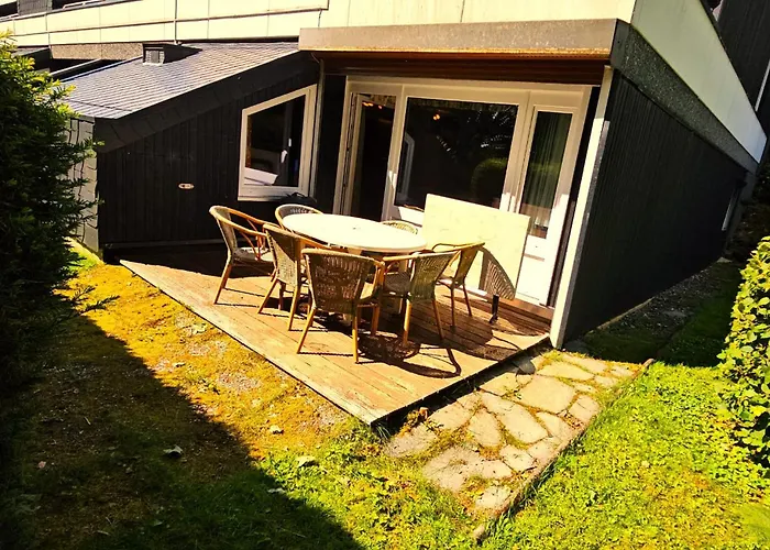 Apartament 6 Pers Aan Skilift Grootste Skigebied Nabij Bikepark Unieke Locatie Met Zeer Rustige Tuin In Het Bos En Het Gezellige Centrum Leuke Cafes Restaurants En Gratis Zwembad Sauna Relax Speelruimte Parkeerplaats Naast Der Brabander