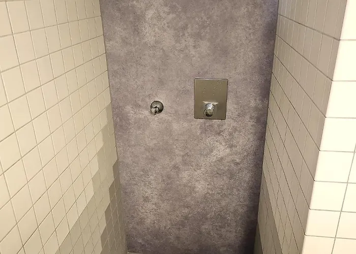 Lejlighed 6 Pers Aan Skilift Grootste Skigebied Nabij Bikepark Unieke Locatie Met Zeer Rustige Tuin In Het Bos En Het Gezellige Centrum Leuke Cafes Restaurants En Gratis Zwembad Sauna Relax Speelruimte Parkeerplaats Naast Der Brabander