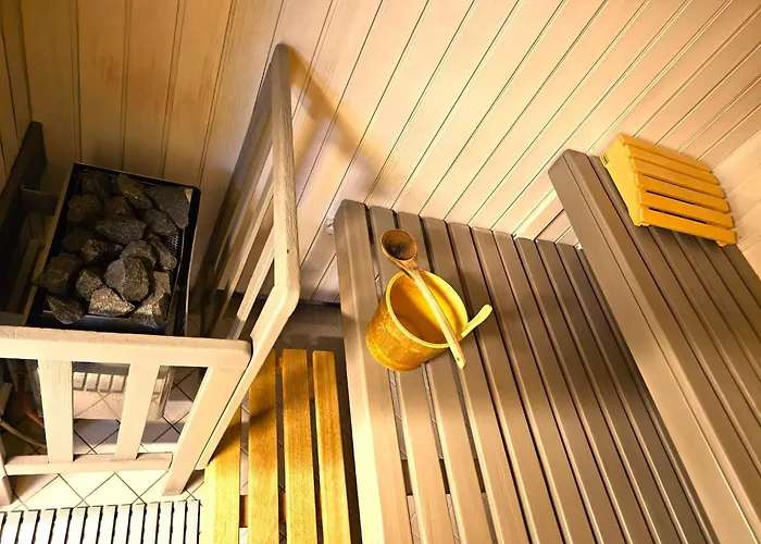 Lejlighed 6 Pers Aan Skilift Grootste Skigebied Nabij Bikepark Unieke Locatie Met Zeer Rustige Tuin In Het Bos En Het Gezellige Centrum Leuke Cafes Restaurants En Gratis Zwembad Sauna Relax Speelruimte Parkeerplaats Naast Der Brabander *