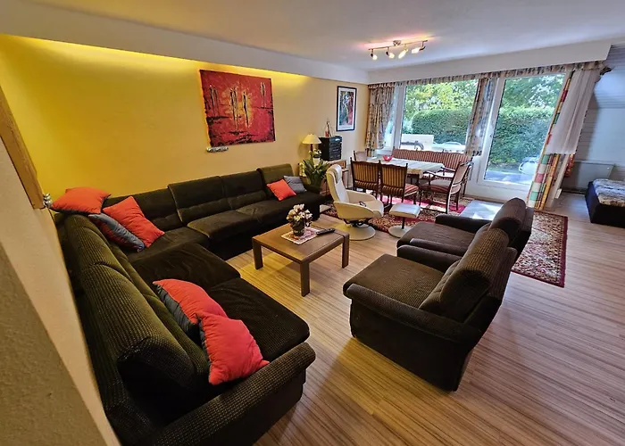 6 Pers Aan Skilift Grootste Skigebied Nabij Bikepark Unieke Locatie Met Zeer Rustige Tuin In Het Bos En Het Gezellige Centrum Leuke Cafes Restaurants En Gratis Zwembad Sauna Relax Speelruimte Parkeerplaats Naast Der Brabander *