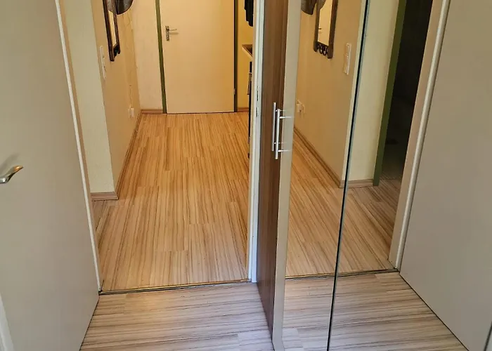 6 Pers Aan Skilift Grootste Skigebied Nabij Bikepark Unieke Locatie Met Zeer Rustige Tuin In Het Bos En Het Gezellige Centrum Leuke Cafes Restaurants En Gratis Zwembad Sauna Relax Speelruimte Parkeerplaats Naast Der Brabander * Winterberg