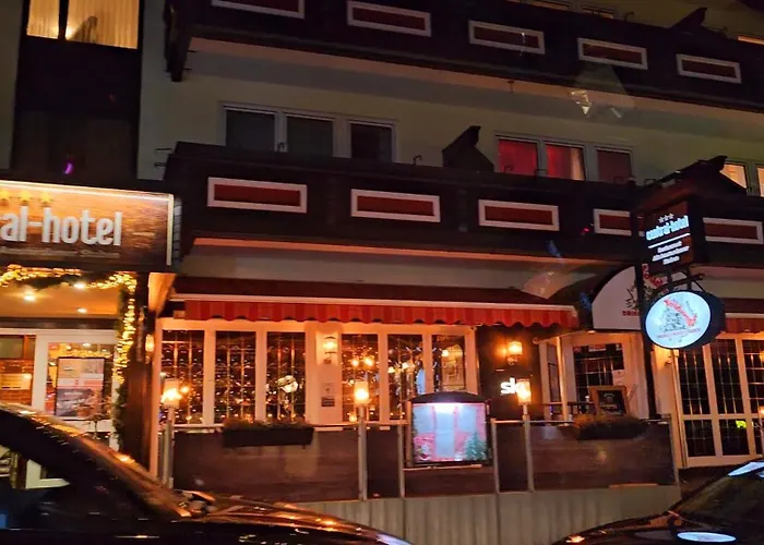 6 Pers Aan Skilift Grootste Skigebied Nabij Bikepark Unieke Locatie Met Zeer Rustige Tuin In Het Bos En Het Gezellige Centrum Leuke Cafes Restaurants En Gratis Zwembad Sauna Relax Speelruimte Parkeerplaats Naast Der Brabander