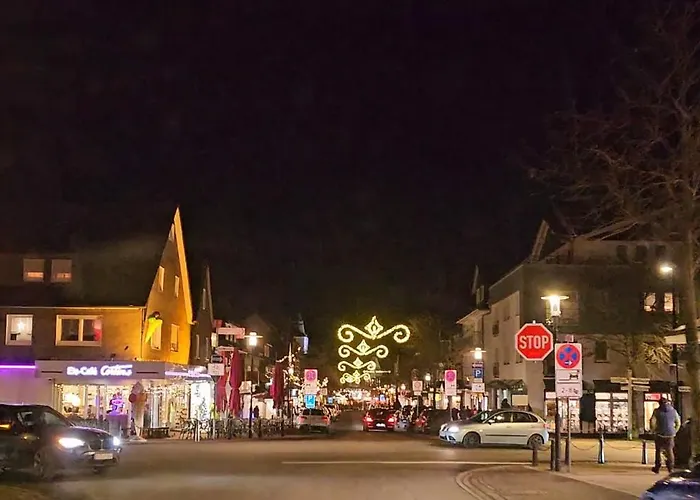 6 Pers Aan Skilift Grootste Skigebied Nabij Bikepark Unieke Locatie Met Zeer Rustige Tuin In Het Bos En Het Gezellige Centrum Leuke Cafes Restaurants En Gratis Zwembad Sauna Relax Speelruimte Parkeerplaats Naast Der Brabander Lejlighed