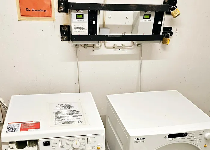 6 Pers Aan Skilift Grootste Skigebied Nabij Bikepark Unieke Locatie Met Zeer Rustige Tuin In Het Bos En Het Gezellige Centrum Leuke Cafes Restaurants En Gratis Zwembad Sauna Relax Speelruimte Parkeerplaats Naast Der Brabander Winterberg