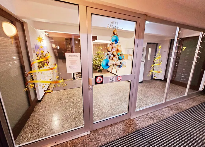 6 Pers Aan Skilift Grootste Skigebied Nabij Bikepark Unieke Locatie Met Zeer Rustige Tuin In Het Bos En Het Gezellige Centrum Leuke Cafes Restaurants En Gratis Zwembad Sauna Relax Speelruimte Parkeerplaats Naast Der Brabander * Winterberg