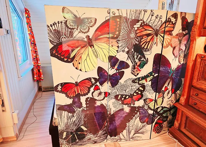 Lejlighed 6 Pers Aan Skilift Grootste Skigebied Nabij Bikepark Unieke Locatie Met Zeer Rustige Tuin In Het Bos En Het Gezellige Centrum Leuke Cafes Restaurants En Gratis Zwembad Sauna Relax Speelruimte Parkeerplaats Naast Der Brabander