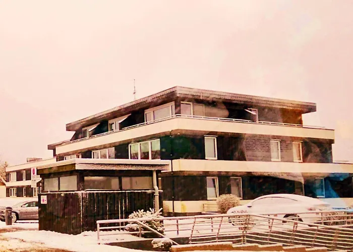 6 Pers Aan Skilift Grootste Skigebied Nabij Bikepark Unieke Locatie Met Zeer Rustige Tuin In Het Bos En Het Gezellige Centrum Leuke Cafes Restaurants En Gratis Zwembad Sauna Relax Speelruimte Parkeerplaats Naast Der Brabander Apartament