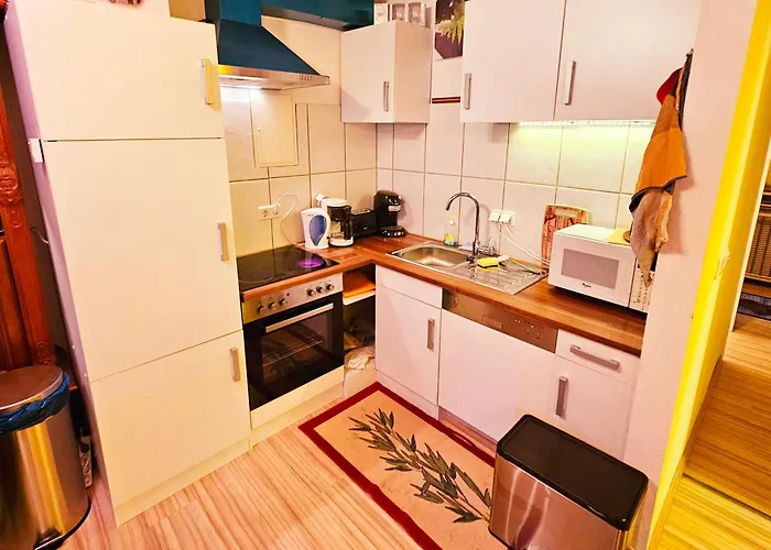 6 Pers Aan Skilift Grootste Skigebied Nabij Bikepark Unieke Locatie Met Zeer Rustige Tuin In Het Bos En Het Gezellige Centrum Leuke Cafes Restaurants En Gratis Zwembad Sauna Relax Speelruimte Parkeerplaats Naast Der Brabander * Winterberg