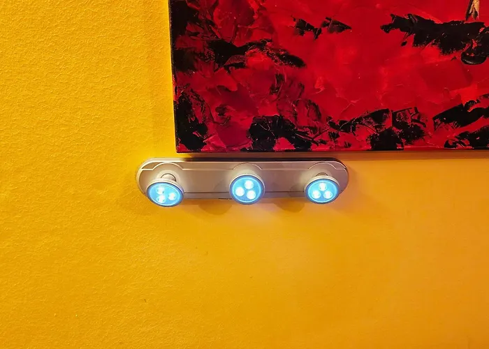 6 Pers Aan Skilift Grootste Skigebied Nabij Bikepark Unieke Locatie Met Zeer Rustige Tuin In Het Bos En Het Gezellige Centrum Leuke Cafes Restaurants En Gratis Zwembad Sauna Relax Speelruimte Parkeerplaats Naast Der Brabander Lejlighed Winterberg