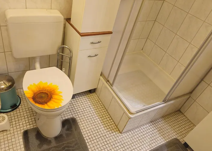 6 Pers Aan Skilift Grootste Skigebied Nabij Bikepark Unieke Locatie Met Zeer Rustige Tuin In Het Bos En Het Gezellige Centrum Leuke Cafes Restaurants En Gratis Zwembad Sauna Relax Speelruimte Parkeerplaats Naast Der Brabander Apartament