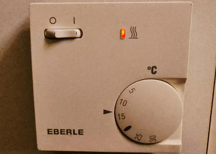 6 Pers Aan Skilift Grootste Skigebied Nabij Bikepark Unieke Locatie Met Zeer Rustige Tuin In Het Bos En Het Gezellige Centrum Leuke Cafes Restaurants En Gratis Zwembad Sauna Relax Speelruimte Parkeerplaats Naast Der Brabander Lejlighed Winterberg