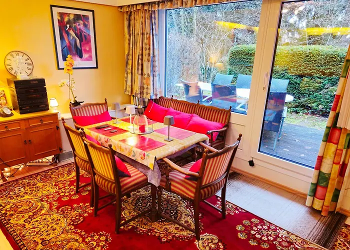 6 Pers Aan Skilift Grootste Skigebied Nabij Bikepark Unieke Locatie Met Zeer Rustige Tuin In Het Bos En Het Gezellige Centrum Leuke Cafes Restaurants En Gratis Zwembad Sauna Relax Speelruimte Parkeerplaats Naast Der Brabander